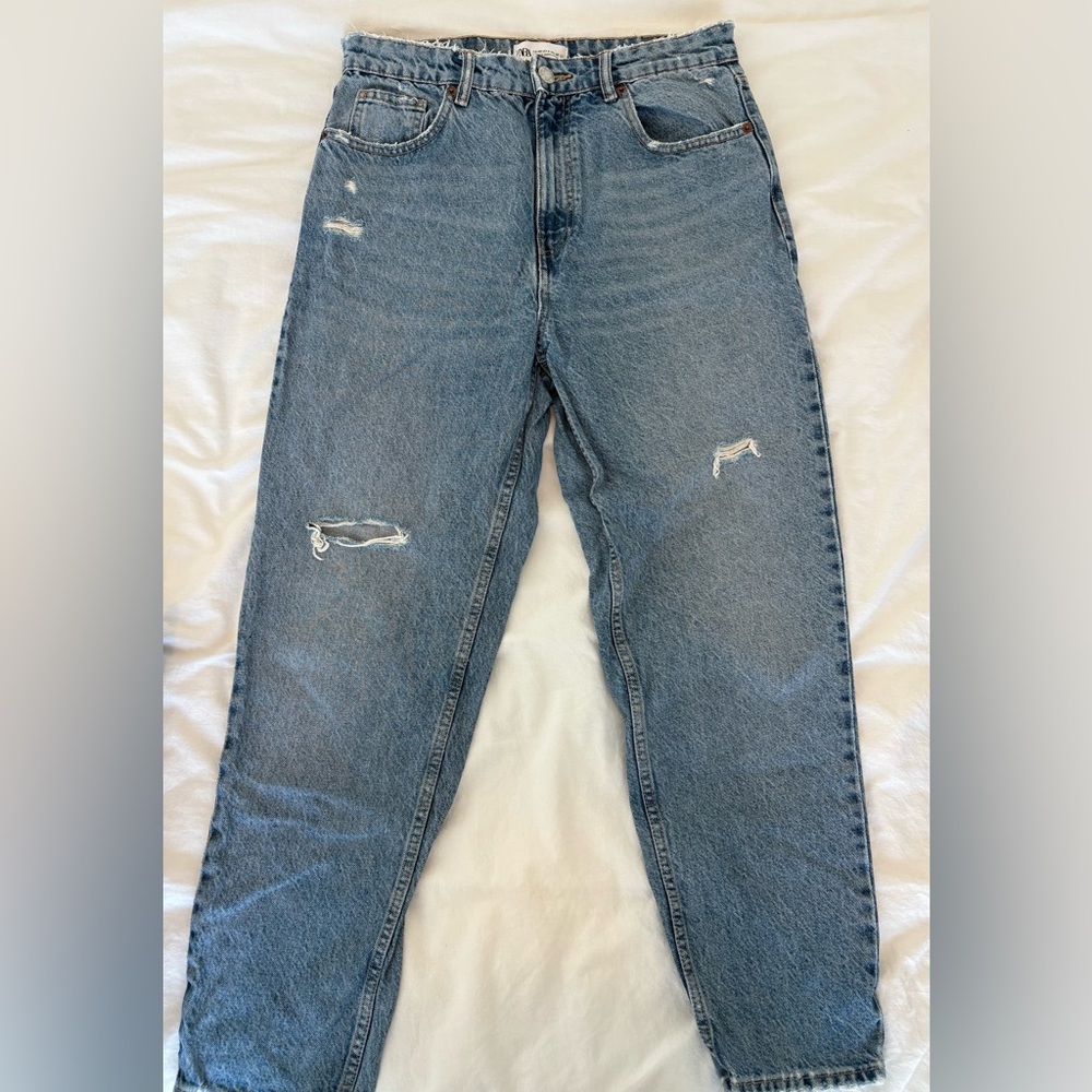 Zara Women’s Relaxed Blue Jeans
